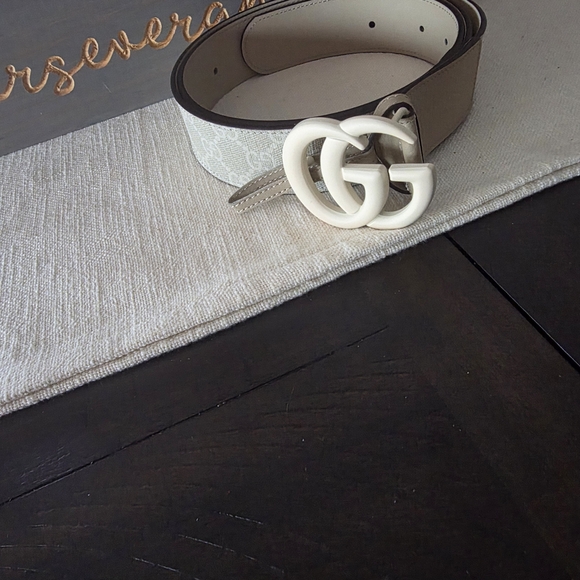 White and Tan Belt with Logo Buckle - Picture 2 of 4